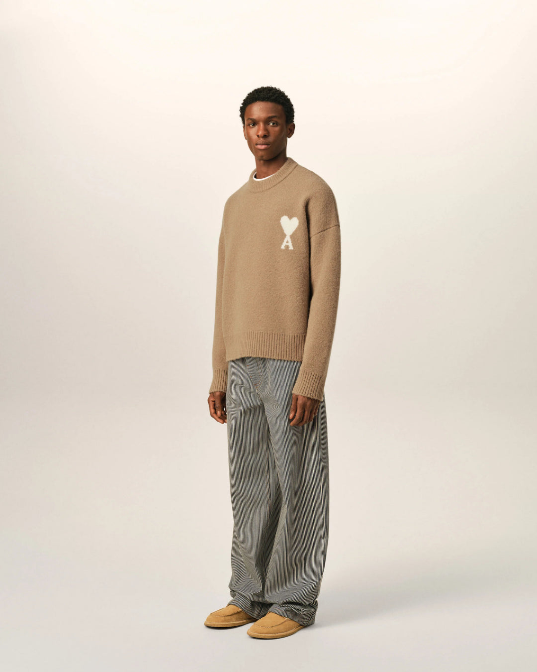 Jersey Ami Paris Quota Crewneck Sweater with Ami de Coeur UKS836 KN0135 A278 BEIGE MASTIC/OFF WHITE AMI PARIS 