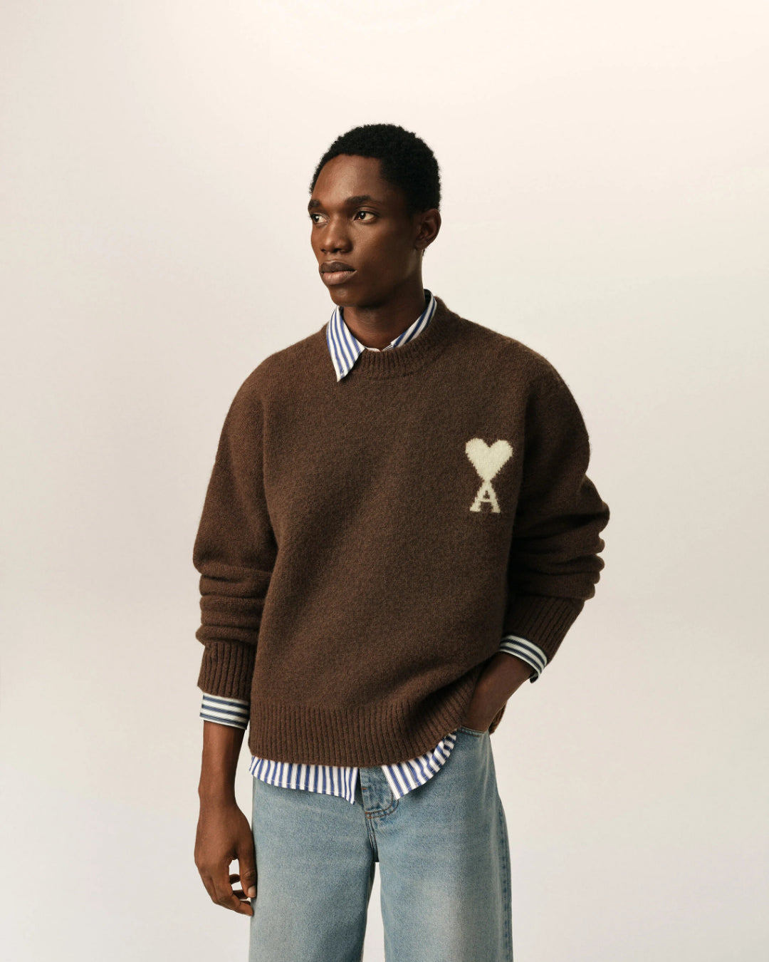 Jersey Ami Paris Quota Crewneck Sweater with Ami de Coeur UKS836 KN0135 A362 CHOCOLATE BROWN/OFF WHITE AMI PARIS 