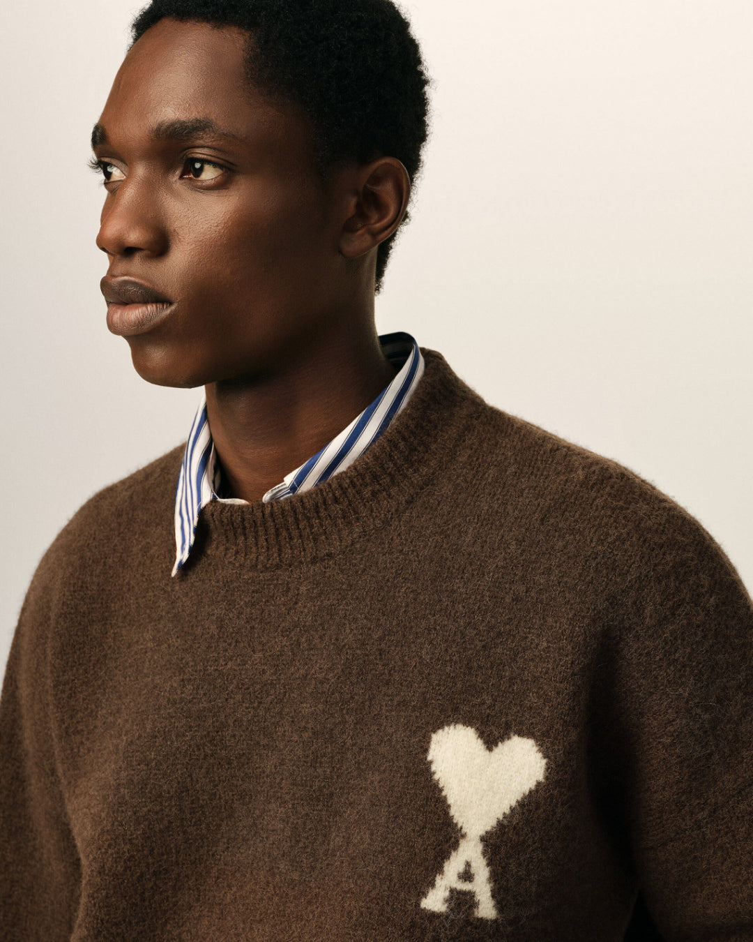 Jersey Ami Paris Quota Crewneck Sweater with Ami de Coeur UKS836 KN0135 A362 CHOCOLATE BROWN/OFF WHITE AMI PARIS 
