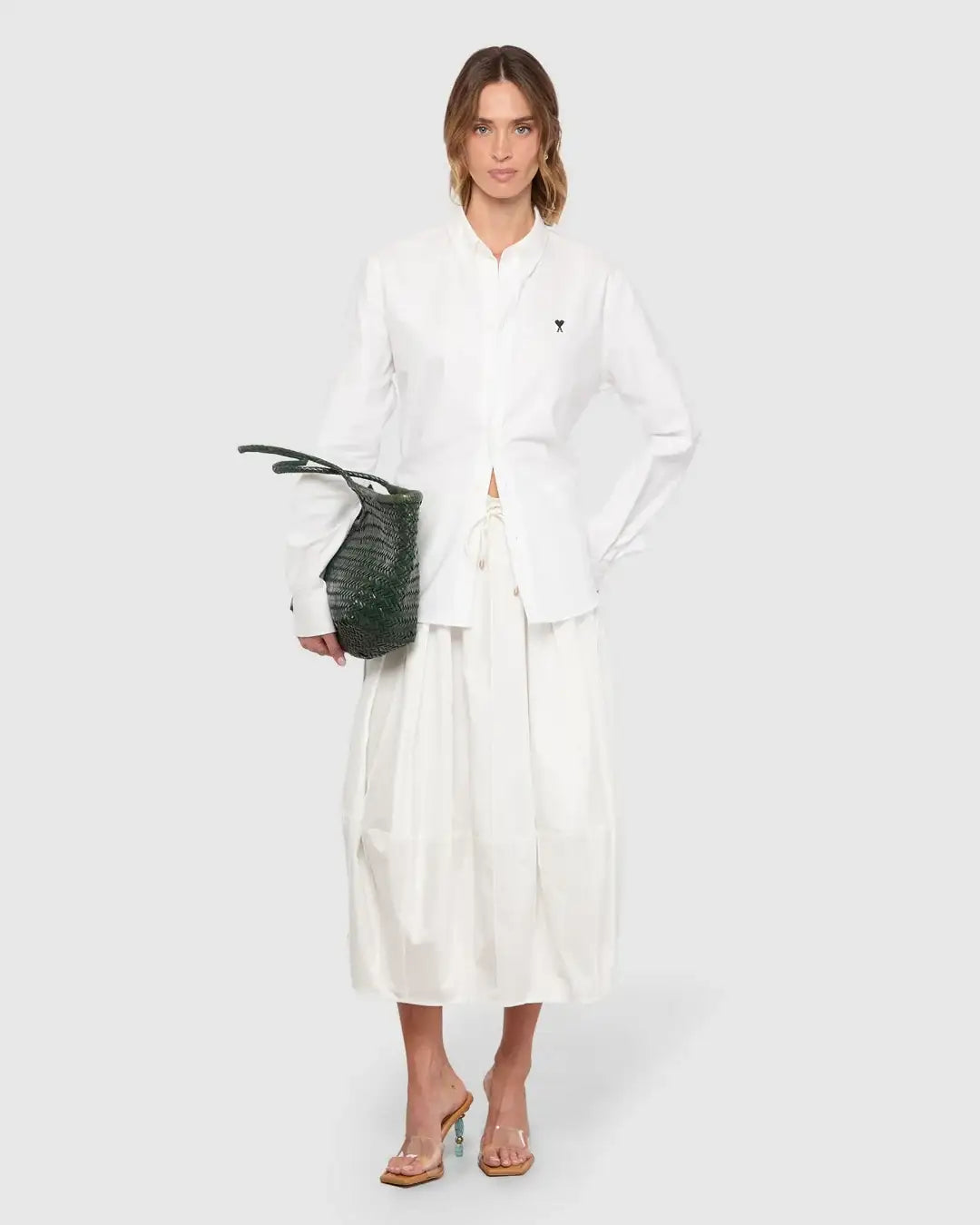 Camisa Ami Paris Quota Contrasted Ami de Coeur Button Down Collar Classic Fit USH878 CO0031 168 NATURAL WHITE AMI PARIS 