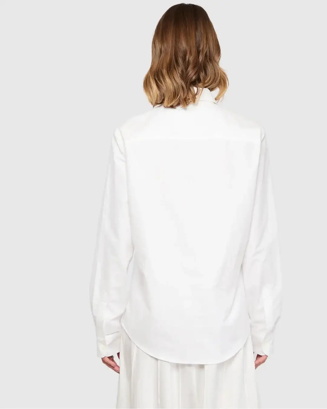 Camisa Ami Paris Quota Contrasted Ami de Coeur Button Down Collar Classic Fit USH878 CO0031 168 NATURAL WHITE AMI PARIS 