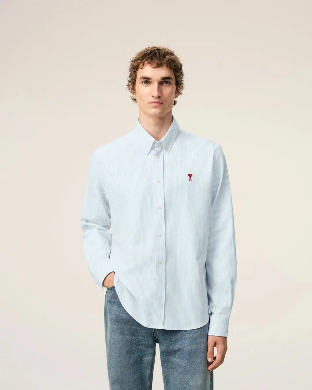 Camisa Ami Paris Quota Contrasted Ami de Coeur Button Down Collar Classic Fit USH878 CO0087 475 SKY BLUE/NATURAL WHITE AMI PARIS 
