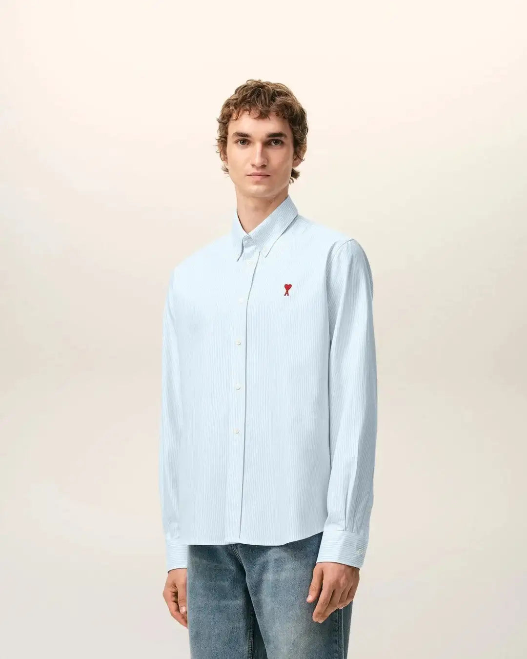 Camisa Ami Paris Quota Contrasted Ami de Coeur Button Down Collar Classic Fit USH878 CO0087 475 SKY BLUE/NATURAL WHITE AMI PARIS 