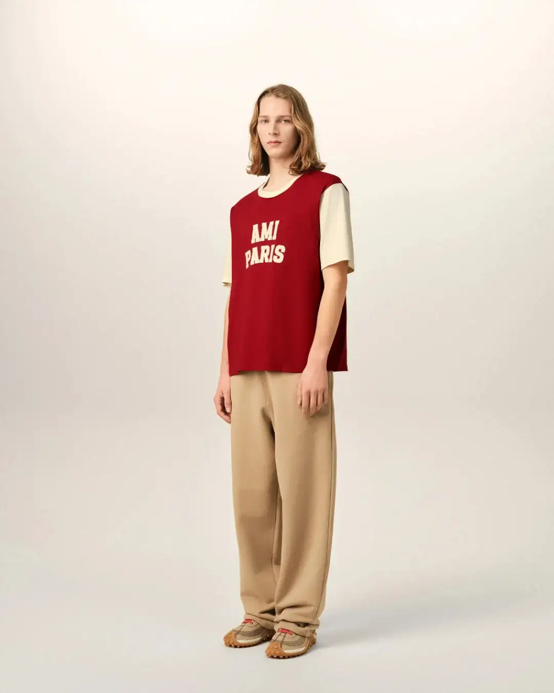 Camiseta Ami Paris Felt Embroidery<BR/> UTS418 JE0272 A202 RUBY RED/IVORY AMI PARIS 