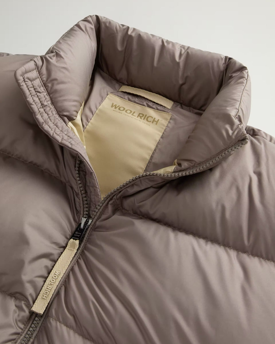 Chaqueta Woolrich Cloud Eagle Jacket CFWOOU2086MBUT2635 7425 WOOLRICH 