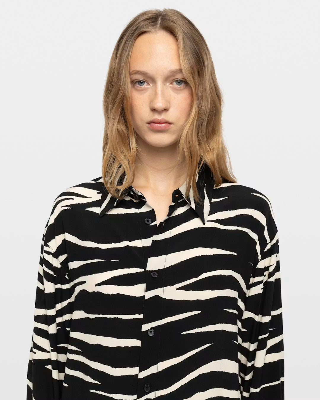 Camisa Zadig & Voltaire Tyrica Soft Tiger WWSH02324 011 ZADIG & VOLTAIRE 
