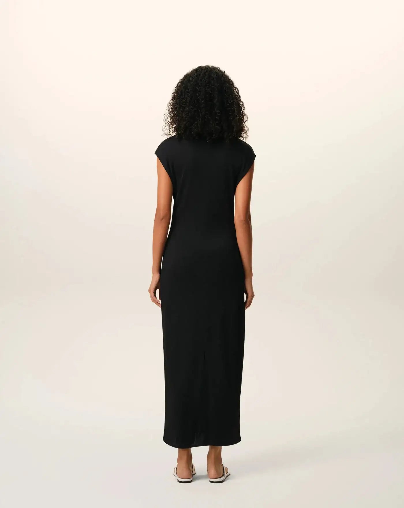 Vestido Ami Paris Sleevelees Fitted Long FDR648JE0223 001 AMI PARIS 