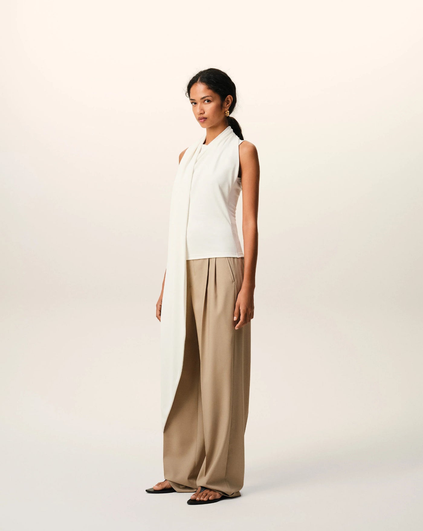 Top Ami Paris Sleeveless Lavalliere FTP827JE0223 136 AMI PARIS 