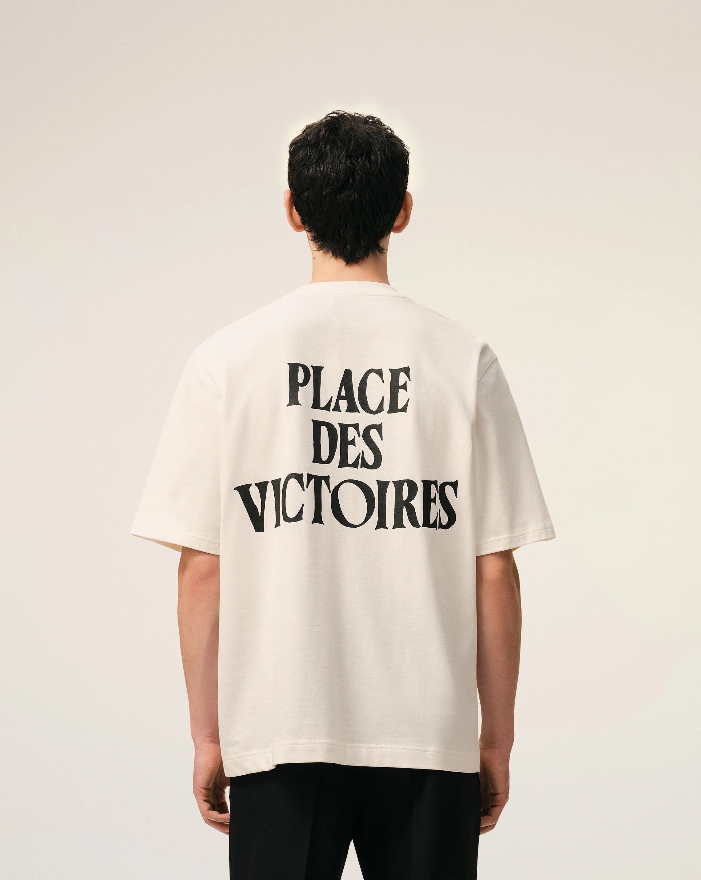 Camiseta Ami Paris Place Des Victoires Print UTS387726 136 AMI PARIS 