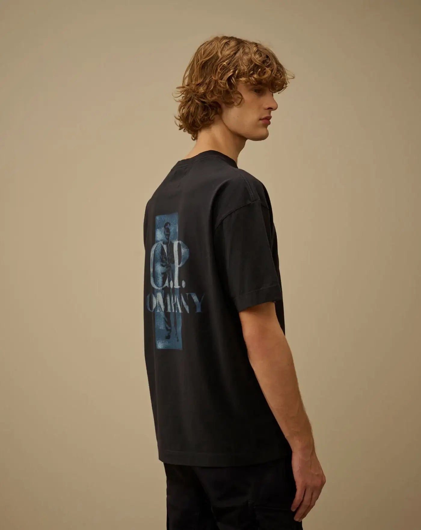 Camiseta C.P. Company 30/1 Jersey Comfort Logo 20CMTS143A110579W 888 TOTAL ECLIPSE C.P. COMPANY 