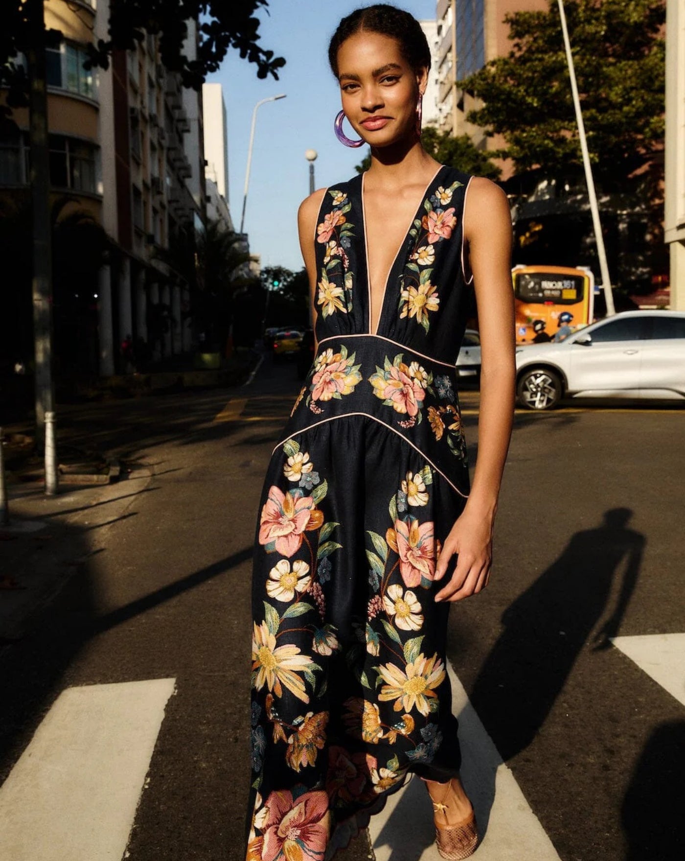 Vestido Farm Rio Maira Floral Dark Blue Midi Dress 353550 26059 MAIRA FLORAL FARM RIO 