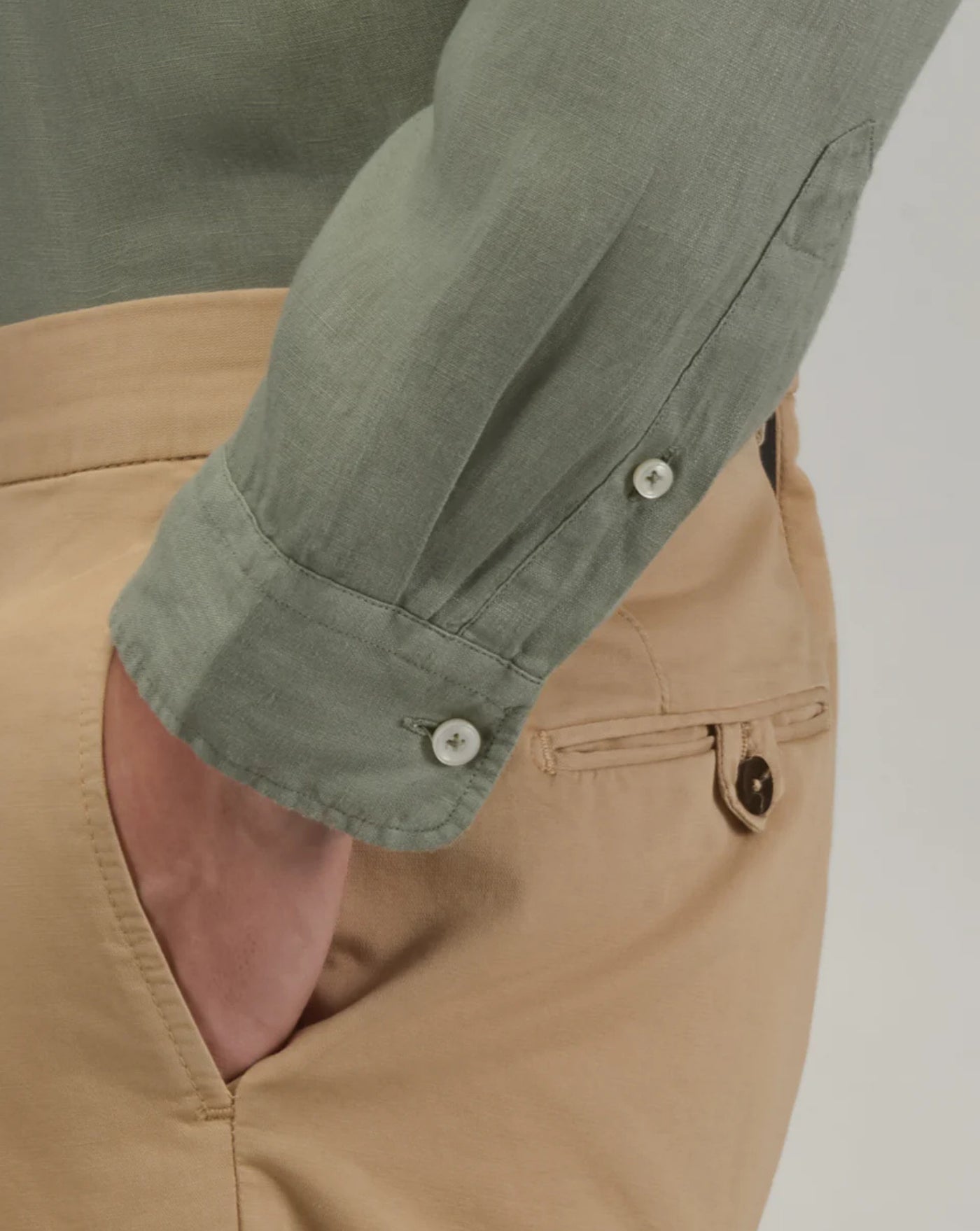 Camisa Cuello Francés Liso Lino Verde Militar 422ML 21191 646 XACUS 