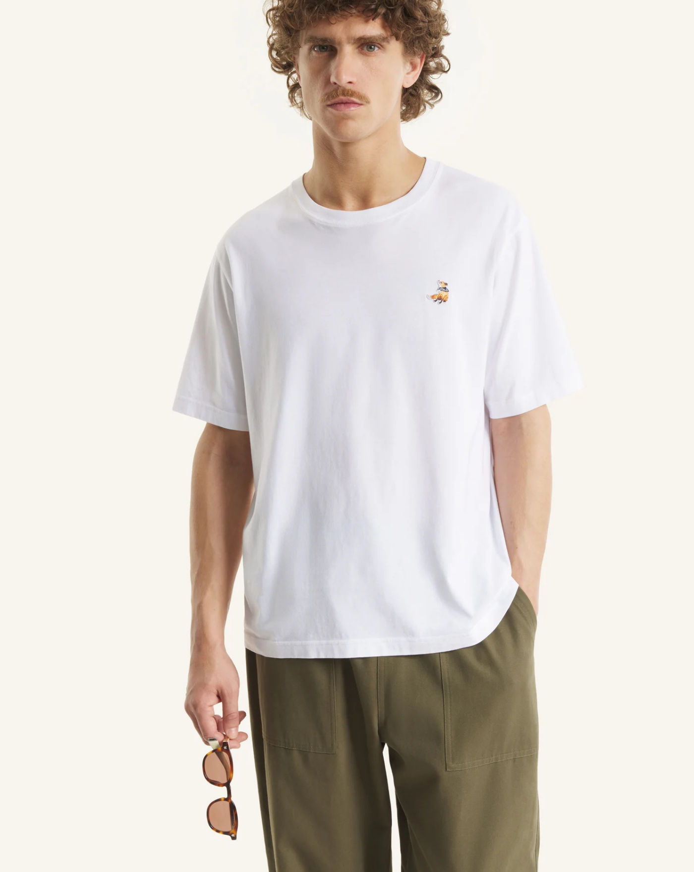 Camiseta Maison Kitsune Dreaming Fox QM00102KJ7026 P100 MAISON KITSUNE 