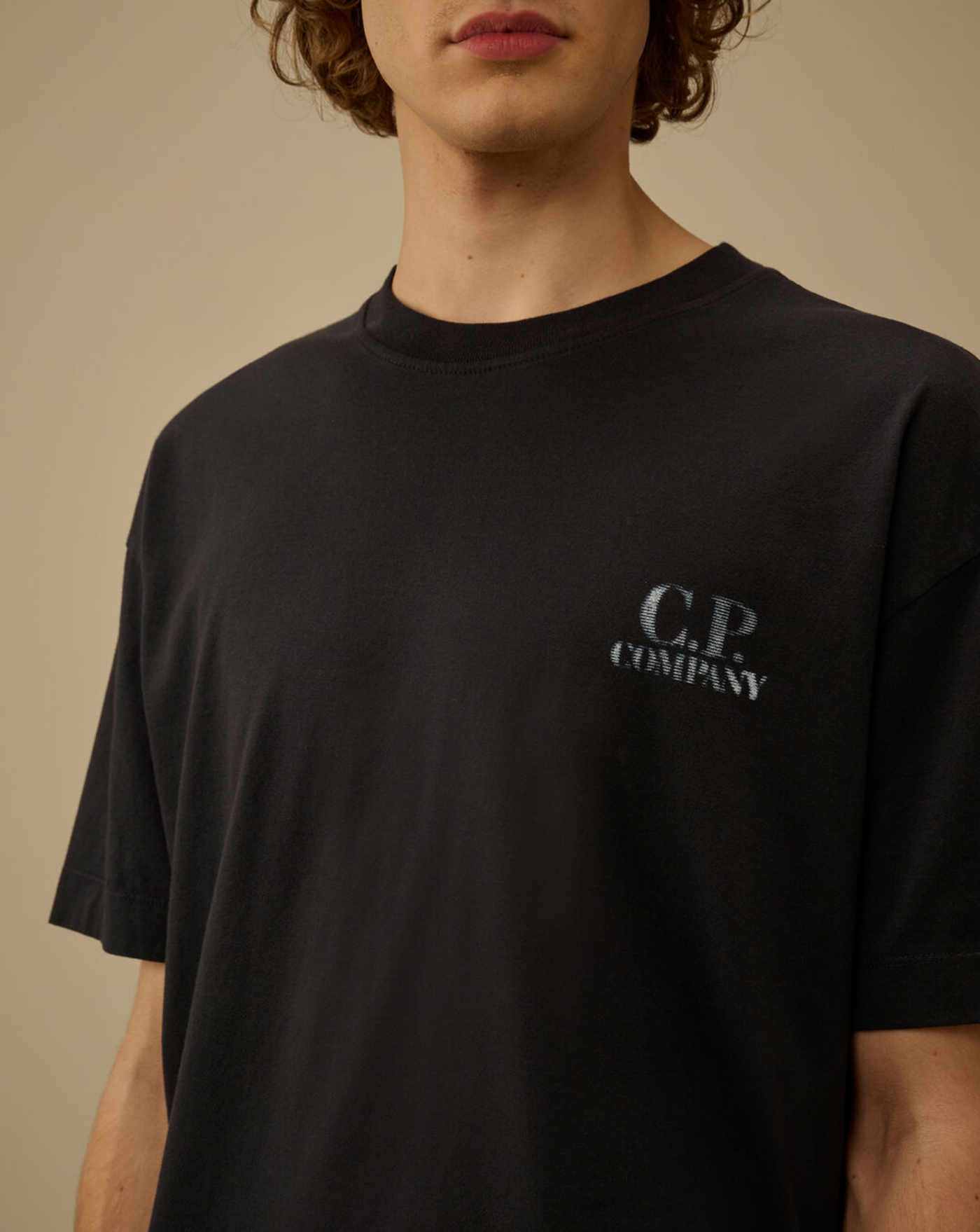 Camiseta C.P. Company 30/1 Jersey Comfort Logo 20CMTS143A110579W 888 TOTAL ECLIPSE C.P. COMPANY 