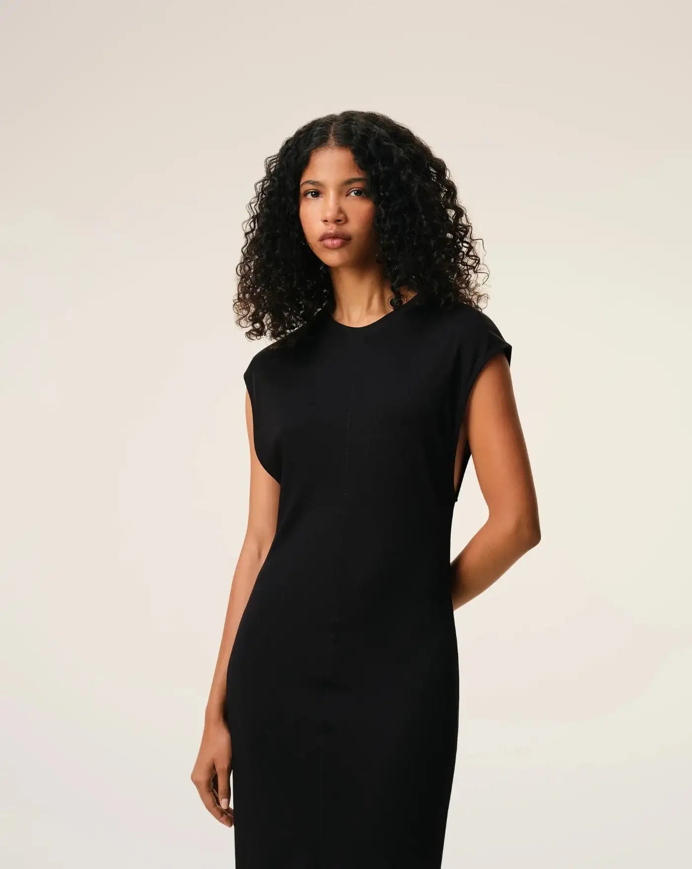 Vestido Ami Paris Sleevelees Fitted Long FDR648JE0223 001 AMI PARIS 