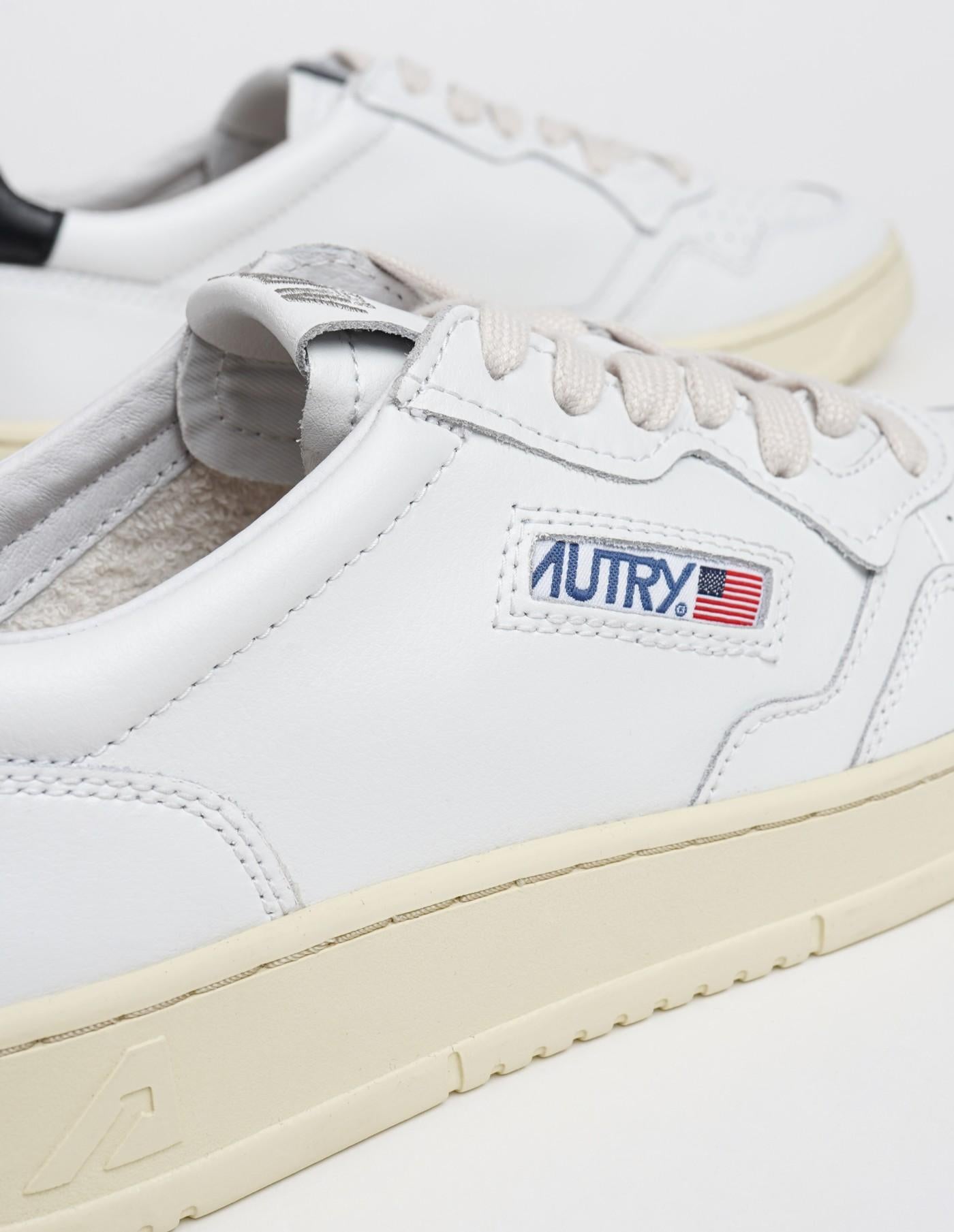 Zapatillas Autry Aulm LL22 AULM LL22 WHT/BLACK AUTRY 