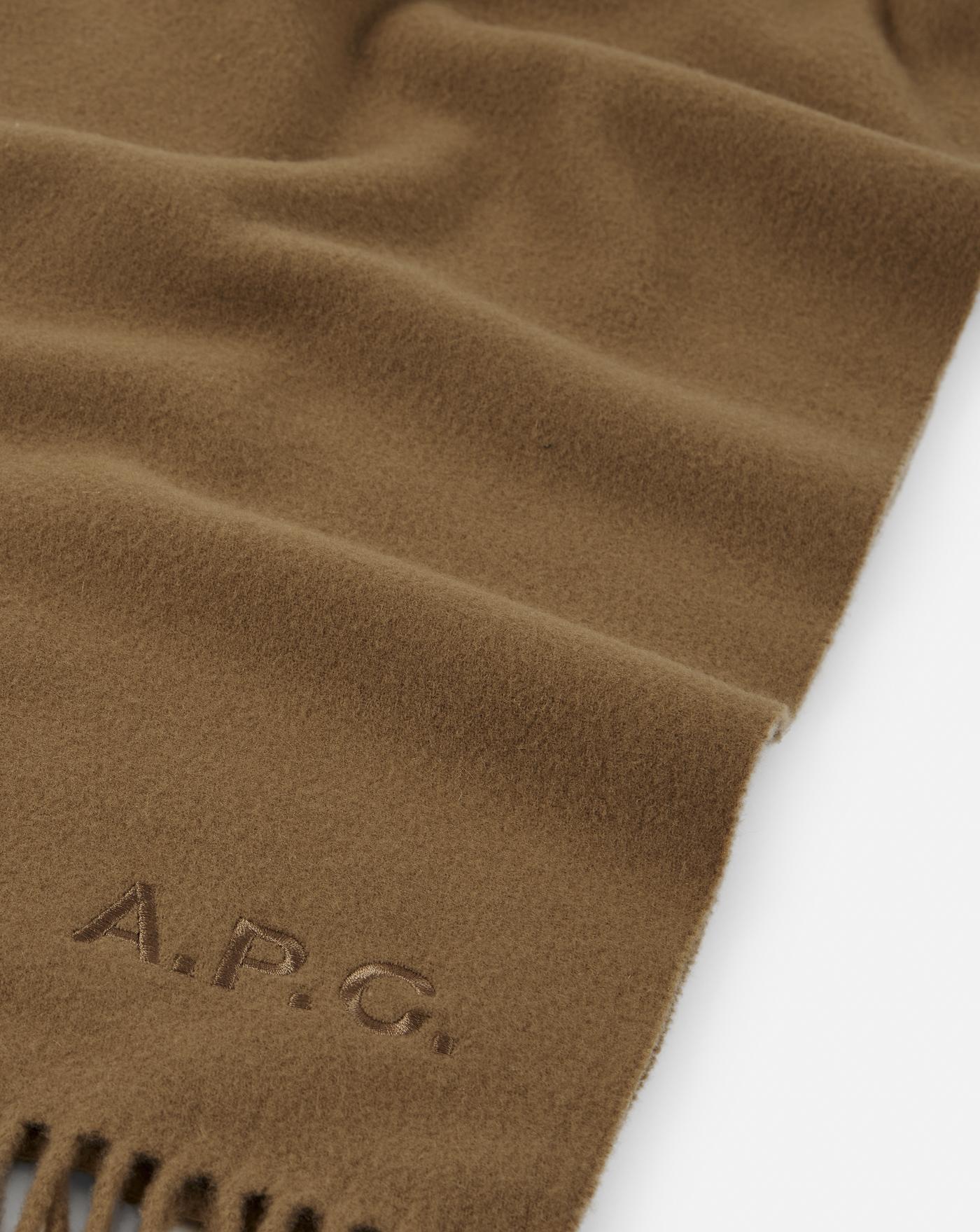 Bufanda A.P.C. Echarpe Alix Brodee WOAFEM15170 CAB-CAMEL A.P.C. 