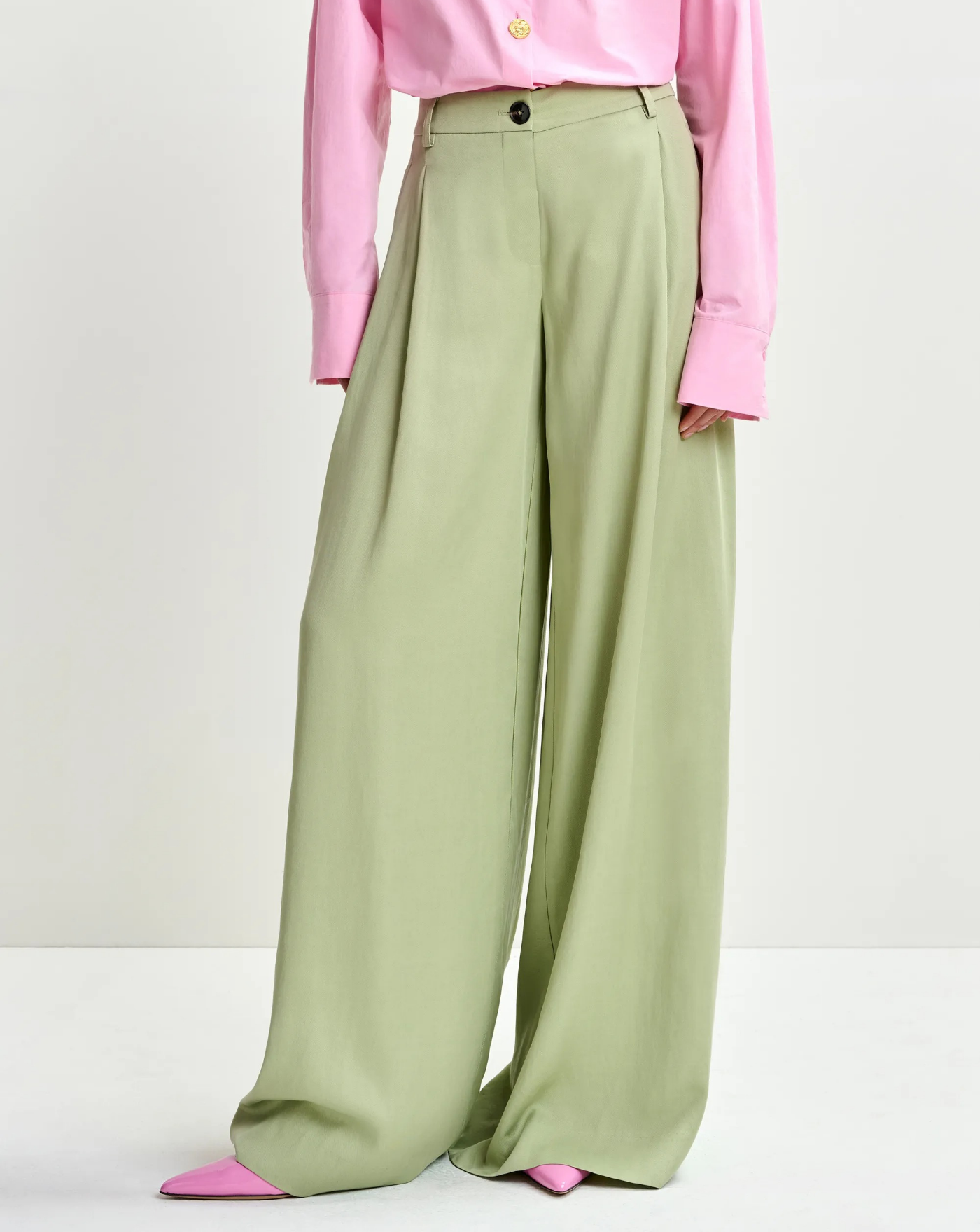 Pantalon Essentiel Antwerp Justicia Wide Leg Pants JUSTICIA BS22BASIL SMASH ESSENTIEL ANTWERP 