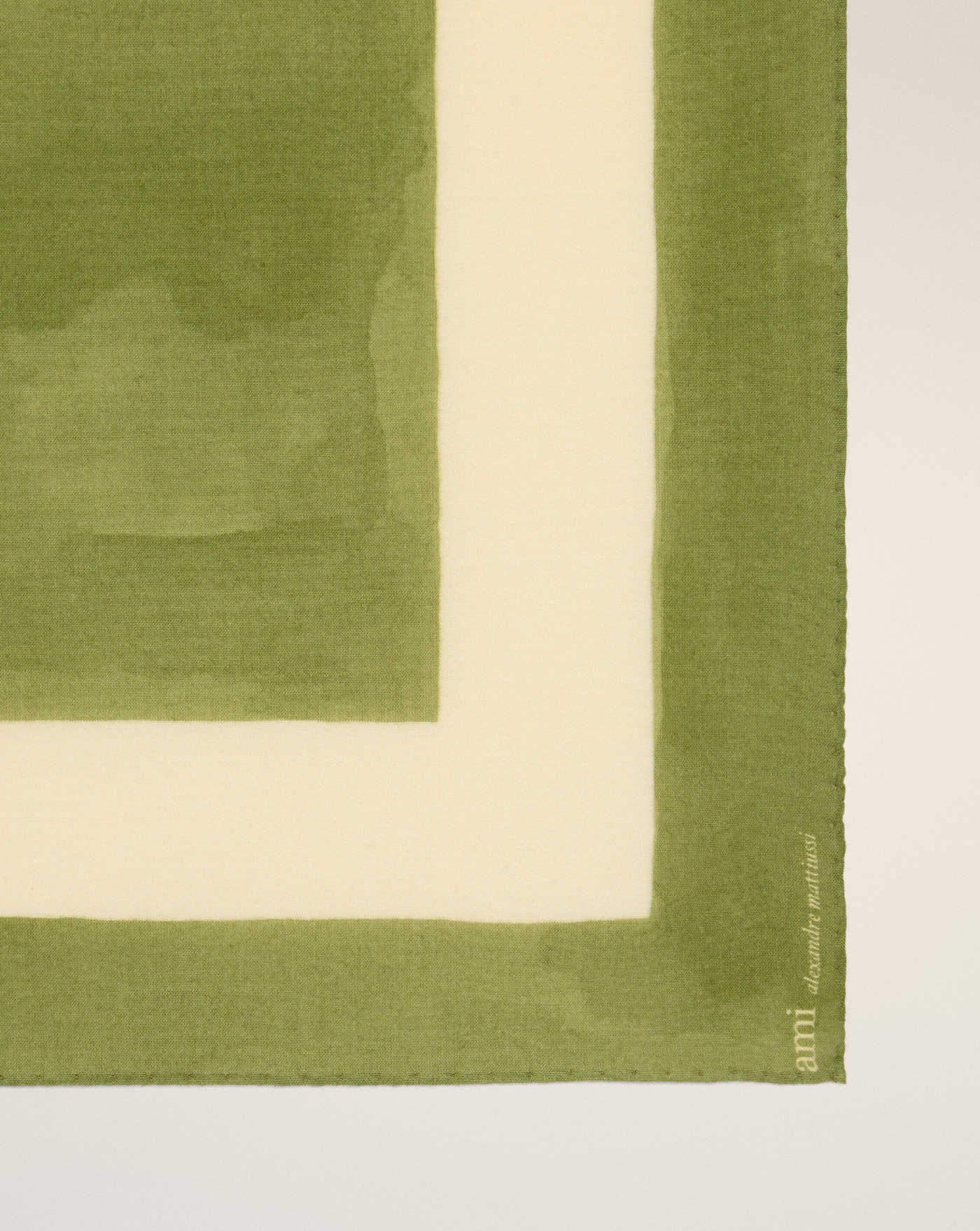 Pañuelo Ami de Coeur Printed Scarf USF692AW0033 A035 AMI PARIS 