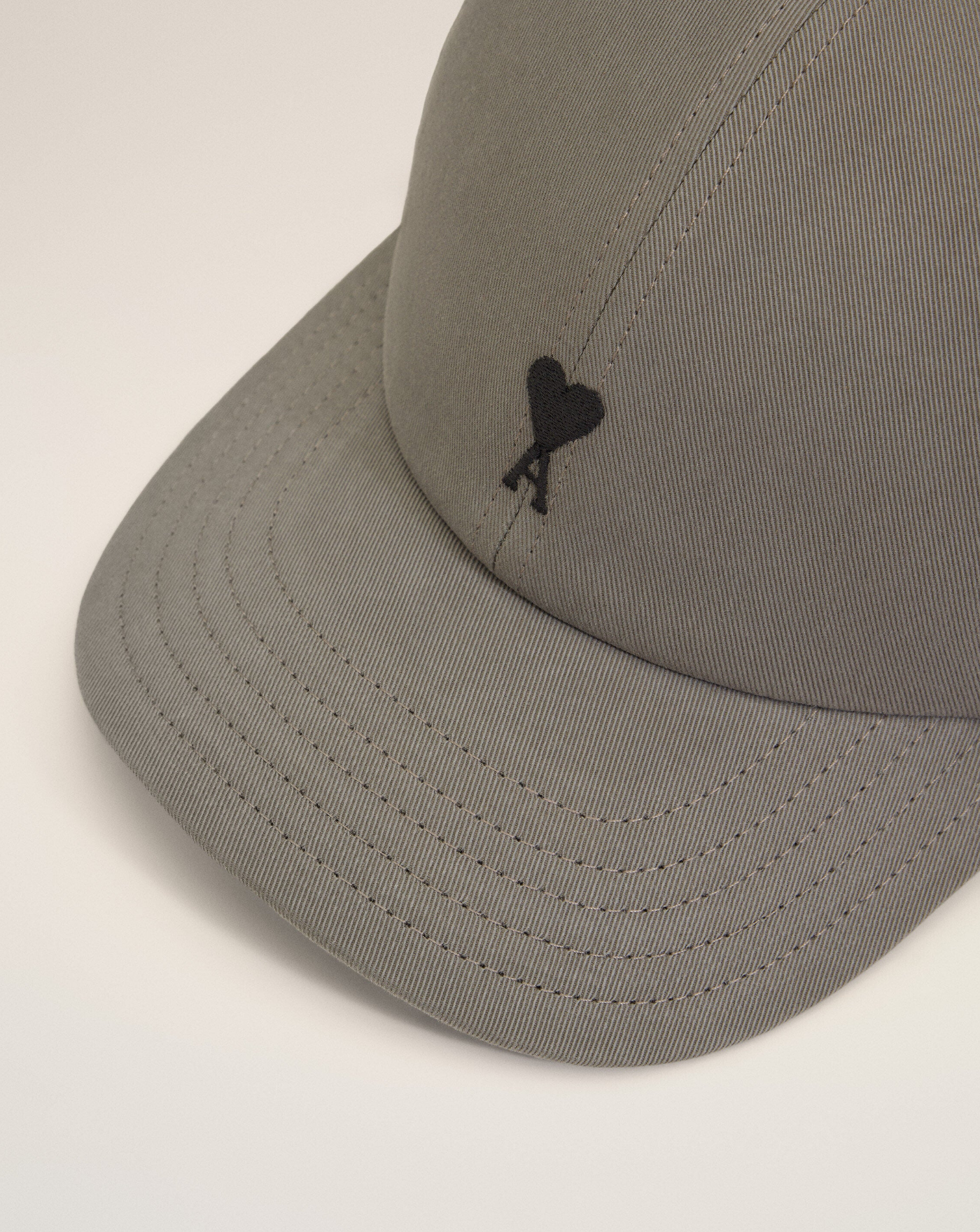 Gorra Ami Paris Ami de Coeur UCP265AW0041 0516 AMI PARIS 