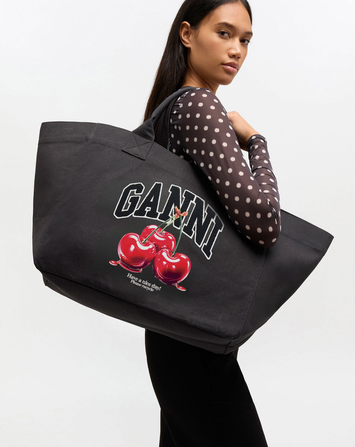 Bolso Ganni Cherry Tote XXL B2110037 252 GANNI 