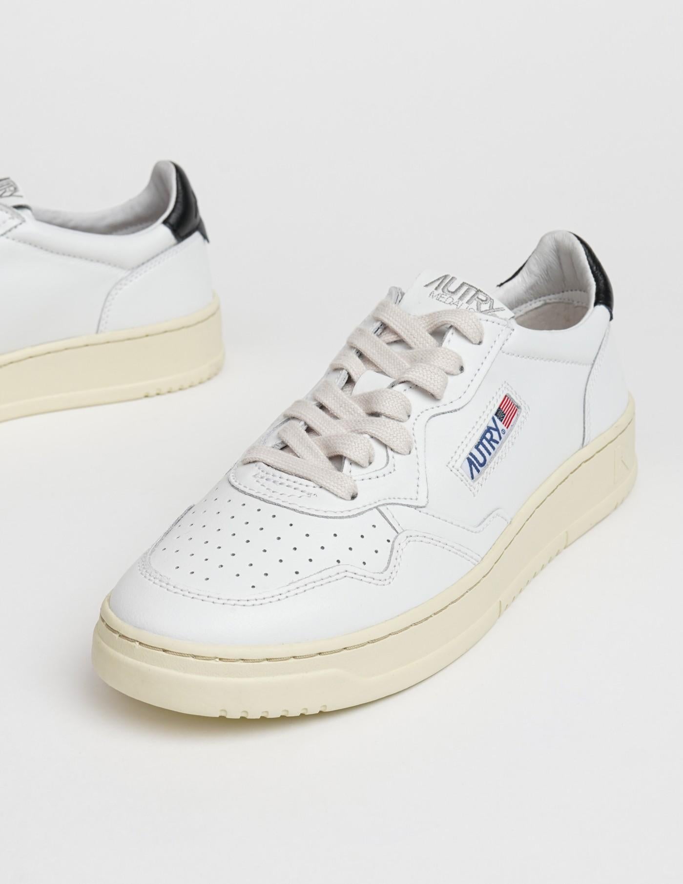 Zapatillas Autry Aulm LL22 AULM LL22 WHT/BLACK AUTRY 