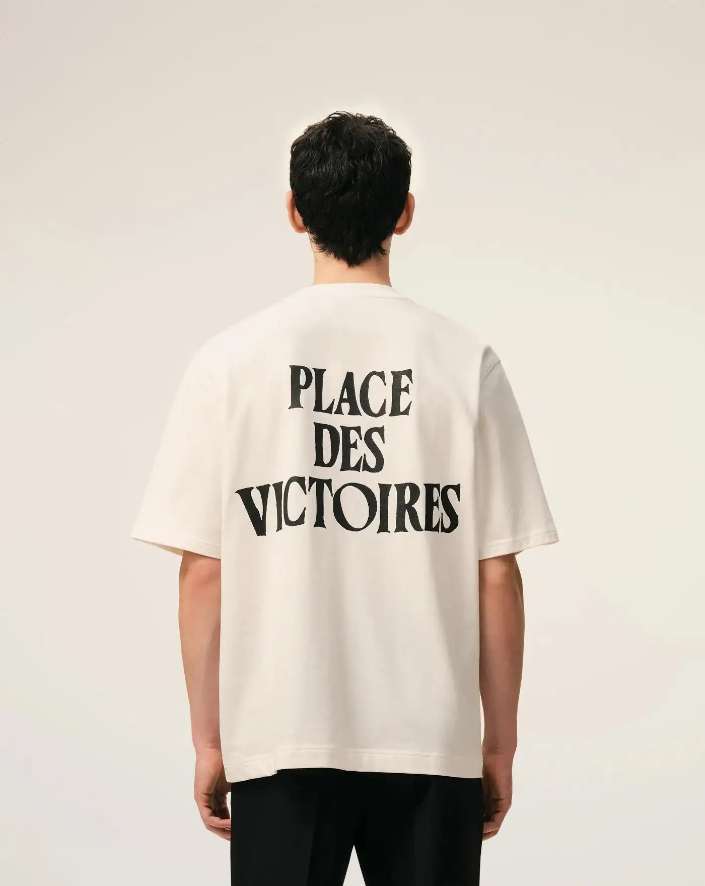 Camiseta Ami Paris Place Des Victoires Print UTS387726 136 AMI PARIS 