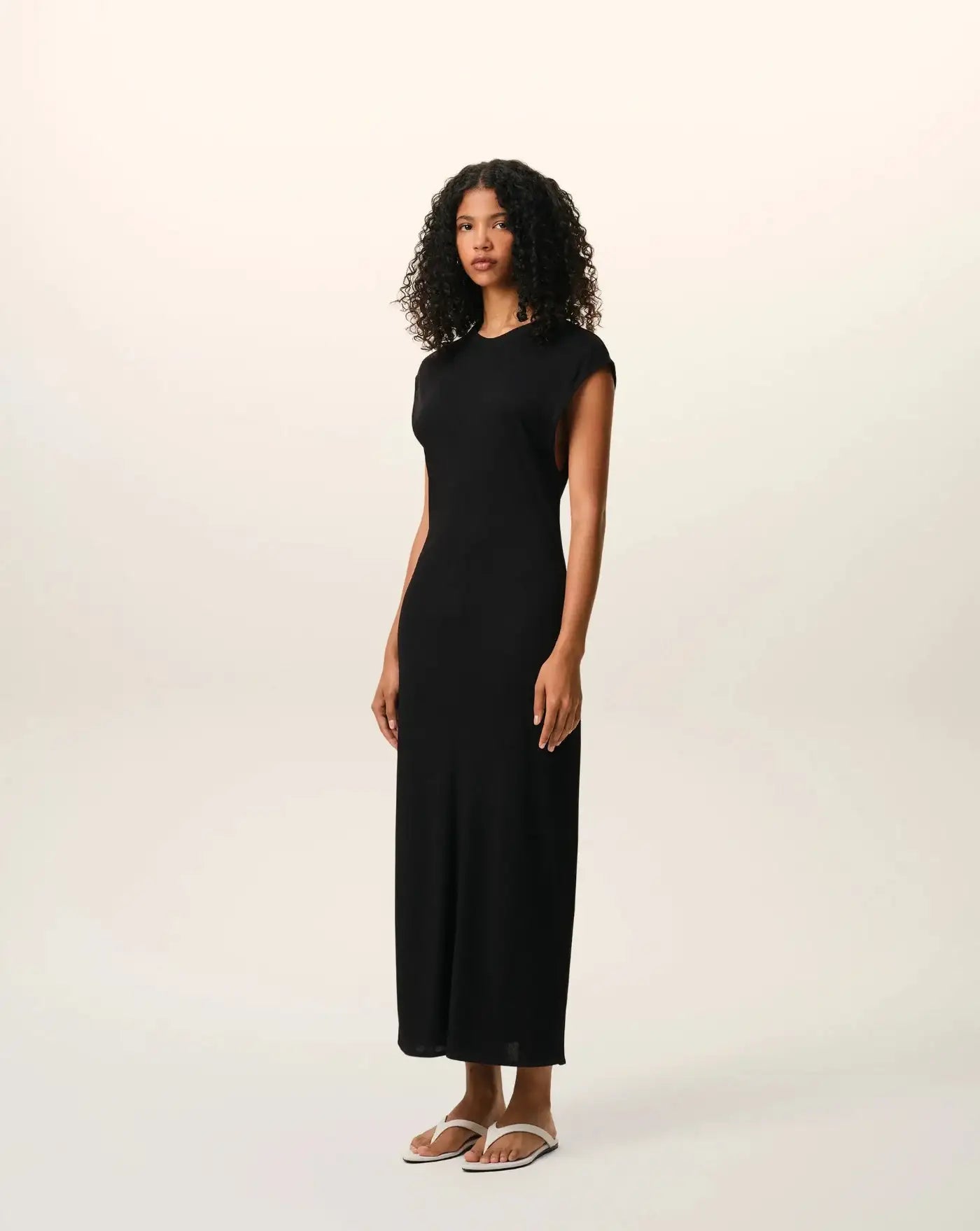 Vestido Ami Paris Sleevelees Fitted Long FDR648JE0223 001 AMI PARIS 