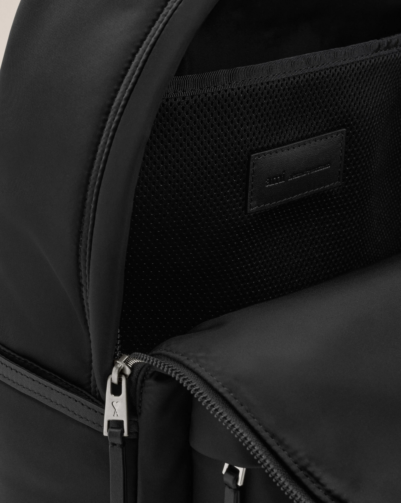 Mochila Ami Paris Marcel Backpack ULL728AW0001 001 AMI PARIS 